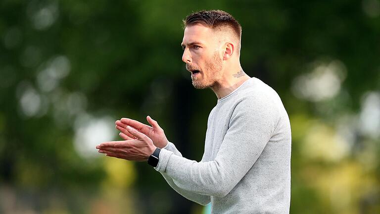 Will sich mit dem FC 05 auch gegen Aubstadt durchsetzen: Trainer Tobias Strobl. Will sich mit dem FC 05 auch gegen Aubstadt durchsetzen: Trainer Tobias Strobl.