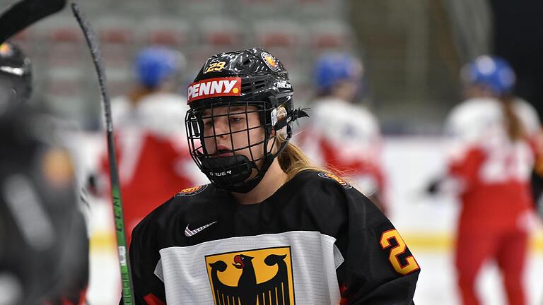 Wartet bei der WM in Kanada noch auf ihren ersten Treffer: die Hammelburgerin Nina Christof.       -  Wartet bei der WM in Kanada noch auf ihren ersten Treffer: die Hammelburgerin Nina Christof.