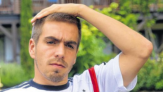 Nachdenklich: Nationalmannschafts-Kapitän Philipp Lahm, derzeit noch angeschlagen. Nachdenklich: Nationalmannschafts-Kapitän Philipp Lahm, derzeit noch angeschlagen.