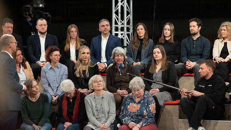 Rund 100 Bürgerinnen und Bürger aus der Region durften am Mittwochabend live im Fernsehen ihre Anliegen vorbringen und Fragen stellen.