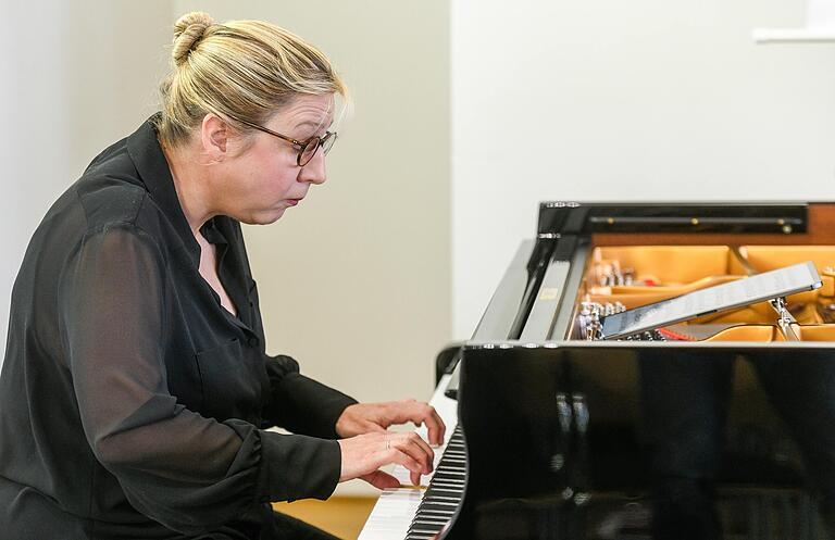 Die Pianistin Ragna Schirmer ist diesmal Artiste étoile beim Mozartfest in Würzburg. Die Pianistin Ragna Schirmer ist diesmal Artiste étoile beim Mozartfest in Würzburg.