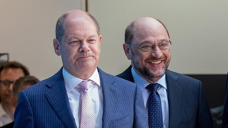 Olaf Scholz und Martin Schulz       -  Hamburgs Erster Bürgermeister Olaf Scholz (links) und der SPD-Parteivorsitzende Martin Schulz