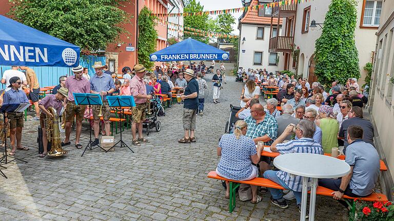 Schönes Ambiente bei der Kirchweih im Zürch. Schönes Ambiente bei der Kirchweih im Zürch.