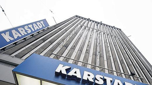 Ungewiss: Am Donnerstag tagte erstmals der Karstadt-Aufsichtsrat nach dem Einstieg des Immobilieninvestors René Benko.