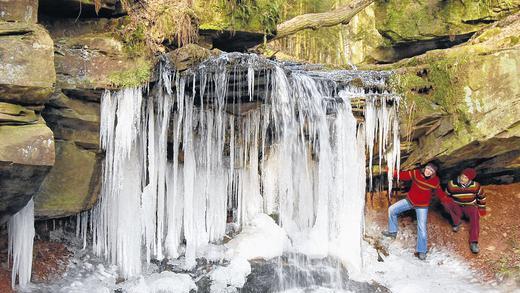 Trettstein-Wasserfall - Der Wasserfall Trettstein ist ein Natur-Idyll der besonderen Art. Trettstein-Wasserfall - Der Wasserfall Trettstein ist ein Natur-Idyll der besonderen Art.
