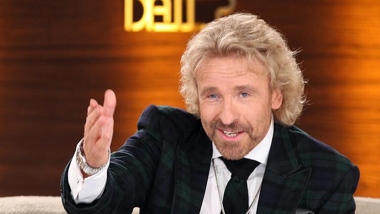 Thomas Gottschalk, der letzte große Showmaster des deutschen Fernsehens. Im englischen Sprachraum sagt man schlichter 'Host', also Gastgeber. Thomas Gottschalk, der letzte große Showmaster des deutschen Fernsehens. Im englischen Sprachraum sagt man schlichter 'Host', also Gastgeber.