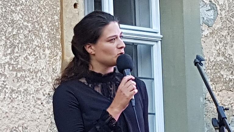 Miriam Haltmeier, Schauspielerin am Staatstheater Meiningen mit ihrem Stück 'Kassandra Reloaded' nach Christa Wolfs Monolog aus dem Jahre 1984. Miriam Haltmeier, Schauspielerin am Staatstheater Meiningen mit ihrem Stück 'Kassandra Reloaded' nach Christa Wolfs Monolog aus dem Jahre 1984.