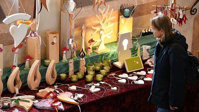 Viel zu entdecken gab es beim Weihnachtsmarkt in Maria Bildhausen schon 2019. Viel zu entdecken gab es beim Weihnachtsmarkt in Maria Bildhausen schon 2019.