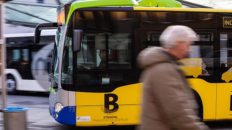 Am Freitag stehen in Schweinfurt die Busse still: Bei den von ver.di angekündigten Warnstreiks im bayerischen Personennahverkehr wird als einzige Stadt in Unterfranken Schweinfurt betroffen sein. Am Freitag stehen in Schweinfurt die Busse still: Bei den von ver.di angekündigten Warnstreiks im bayerischen Personennahverkehr wird als einzige Stadt in Unterfranken Schweinfurt betroffen sein.