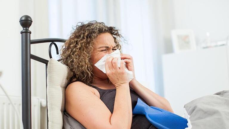 Wer im Urlaub erkrankt, bekommt die Tage bei seinem Arbeitgeber gutgeschrieben. Foto: Christin Klose/dpa-tmn - Wer im Urlaub erkrankt, könnte am sogenannten 'Leisure Sickness'-Snydrom leiden. Wer im Urlaub erkrankt, bekommt die Tage bei seinem Arbeitgeber gutgeschrieben. Foto: Christin Klose/dpa-tmn - Wer im Urlaub erkrankt, könnte am sogenannten 'Leisure Sickness'-Snydrom leiden.