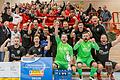 Der neue Futsal-Bezirksmeister: Der TSV Rottendorf feiert mit seinen lautstarken Fans nach dem Titelgewinn in Rimpar.