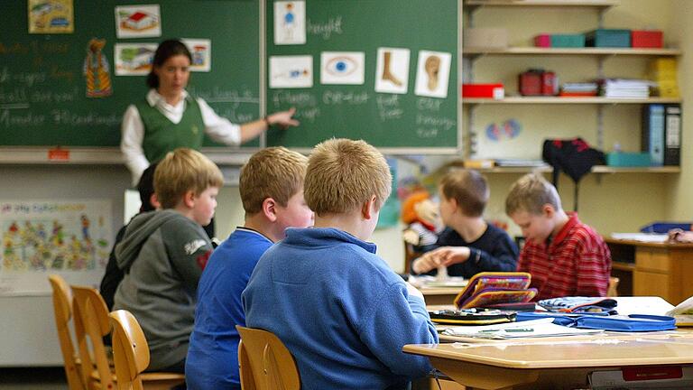 Wie viel Unterricht Grundschüler haben, hängt vom Bundesland ab: Die meisten Wochenpflichtstunden gibt es in Hamburg und Bayern (Symbolfoto).