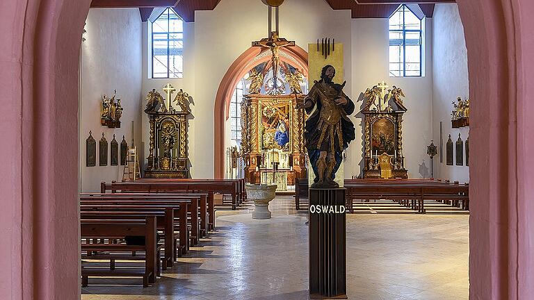 Blick in die neugestaltete Kirche St. Oswald in Baunach im Landkreis Bamberg. Blick in die neugestaltete Kirche St. Oswald in Baunach im Landkreis Bamberg.