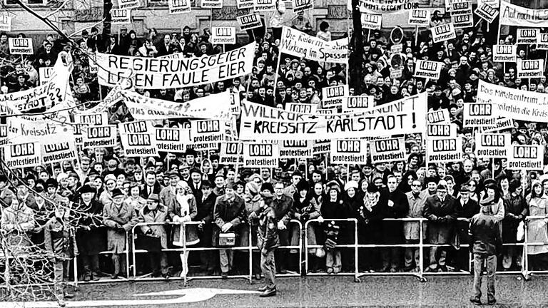 Heftiger Protest: 4000 Lohrer äußern ihren Unmut am 27. März 1973 in München über die Entscheidung für Karlstadt als Kreisstadt für Main-Spessart.