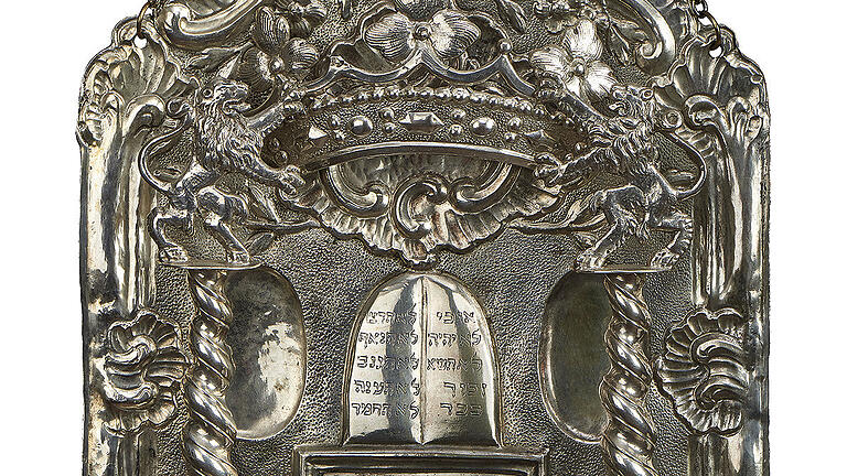 Das Tora-Schild der Synagoge Gochsheim war lange verschollen.
