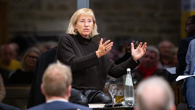Ines Geipel, hier im Oktober beim MainLit-Festival, ist für Christine Jeske Kulturmensch des Jahres 2021. Ines Geipel, hier im Oktober beim MainLit-Festival, ist für Christine Jeske Kulturmensch des Jahres 2021.