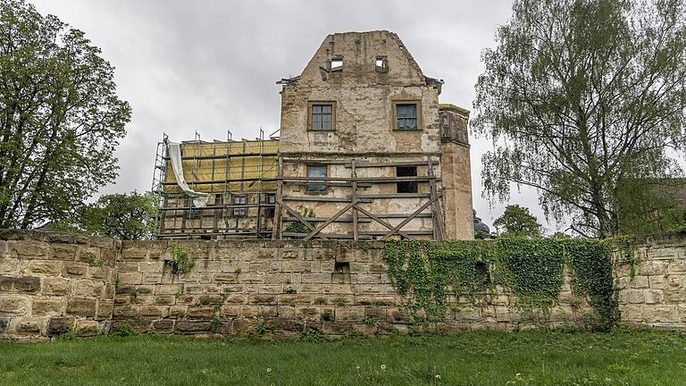 Der Verein 'provinz:potenzial' will das Schlossareal rund um die Ruine von Schloss Ebelsbach revitalisieren. Am Dienstag, 23. Juli, und am Mittwoch, 24. Juli, finden hier im Schlossgraben zwei Filmvorführungen statt.