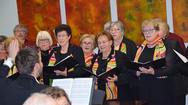 Chöre und Musiker gestalteten das WVV-Frühlingskonzert. Im Bild die WVV-Singers im WVV-Casino.