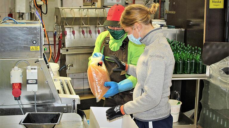 Das Kleinlangheimer Helfer-Team bei der Arbeit.
