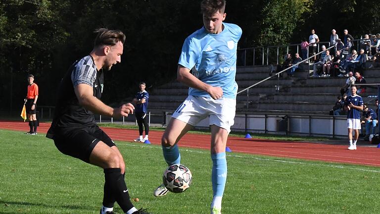 Flexibel einsetzbar und stets torgefährlich: Sebastian Schubert (rechts) vom TSV Münnerstadt.       -  Flexibel einsetzbar und stets torgefährlich: Sebastian Schubert (rechts) vom TSV Münnerstadt.
