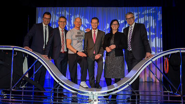 Über 600 Gäste beim Neujahrsempfang der Mediengruppe Main-Post       -  Neujahrsempfang der Mediengruppe Main-Post in Schweinfurt. Im Bild von links: Matthias Faller, Michael Reinhard, TJ Wheels, Sebastian Remelé, Sina Trinkwalder und Geschäftsführer David Brandstätter.