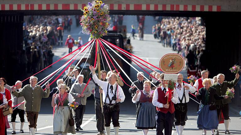 Michaelis-Kirchweih Fürth       -  Für die Michaelis-Kirchweih hat die Stadt Fürth das Sicherheitskonzept verschärft. (Archivbild)