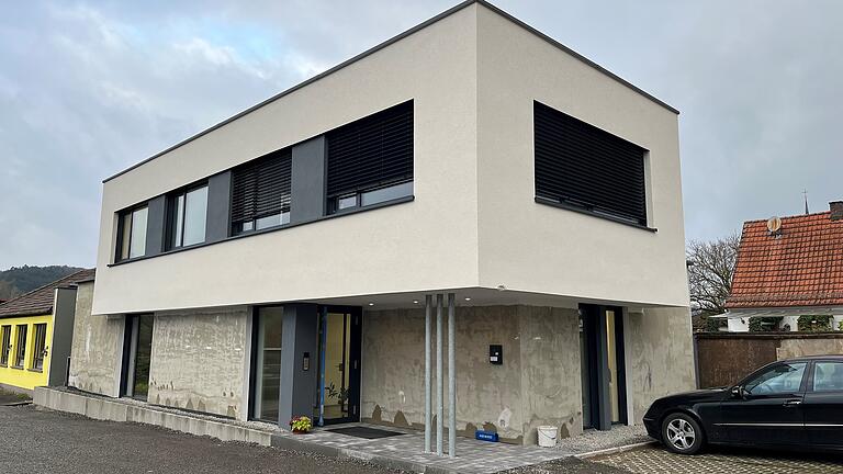 Die neue Geschäftsstelle der Wohnungsbaugenossenschaft Hammelburg befindet sich in der Friedhofstraße.       -  Die neue Geschäftsstelle der Wohnungsbaugenossenschaft Hammelburg befindet sich in der Friedhofstraße.