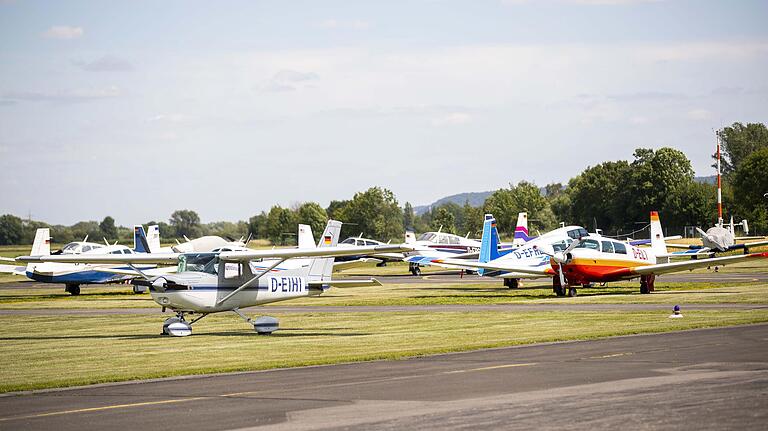 Bei Flugtagen geht's schon mal rund am Haßfurter Flugplatz.