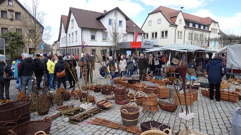 Korbwaren aller Art standen im Mittelpunkt des Sander Korbmarkts am Sonntag.