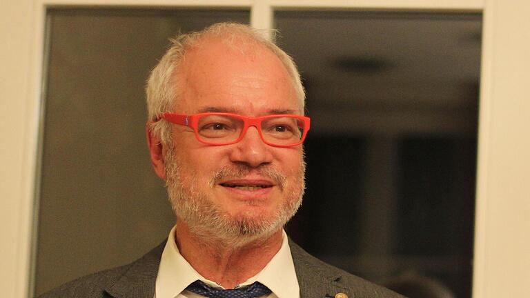Hans Müller gab sein Amt als Kreisvorsitzender der FDP im Landkreis Kitzingen nach 17 Jahren an der Spitze ab. Hans Müller gab sein Amt als Kreisvorsitzender der FDP im Landkreis Kitzingen nach 17 Jahren an der Spitze ab.