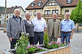 Der einzig schöne Moment der diesjährigen Jahreshauptversammlung beim Gartenbauverein. Alois Gärtner (von links), Theresia Höchemer und Rudolf Scheuplein wurden für ihre 40-jährige Vereinszugehörigkeit von Hubert Kober vom Kreisverband und Vereinsvorsitzenden Siegfried Höchemer geehrt.  Foto: Kathrin Kupka-Hahn       -  Der einzig schöne Moment der diesjährigen Jahreshauptversammlung beim Gartenbauverein. Alois Gärtner (von links), Theresia Höchemer und Rudolf Scheuplein wurden für ihre 40-jährige Vereinszugehörigkeit von Hubert Kober vom Kreisverband und Vereinsvorsitzenden Siegfried Höchemer geehrt.  Foto: Kathrin Kupka-Hahn