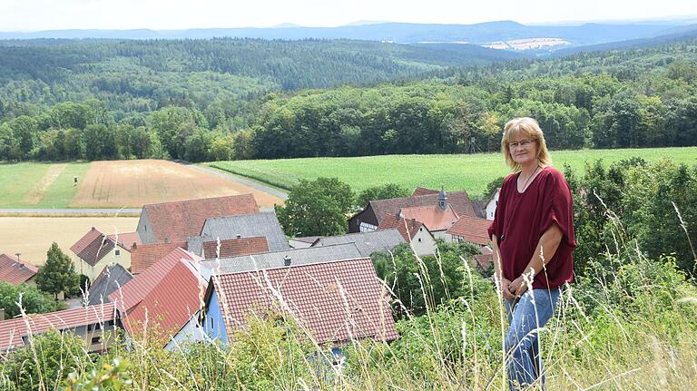 Zu einem wunderbaren Aussichtspunkt oberhalb von Brüchs hat uns Heike Stäblein geführt.