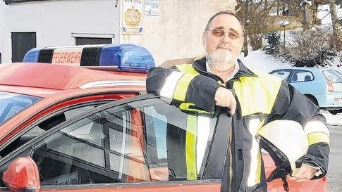 Er geht mit einem lachenden und einem weinenden Auge: Nach 16 Jahren als Kreisbrandrat gibt Gerhard Kümmel am morgigen Sonntag sein Amt mit Erreichen der Altersgrenze ab.