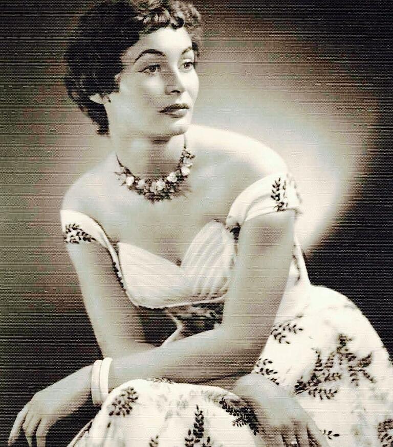Ilse Schiborr als Mannequin.