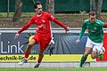 Adrian Dußler vom TSV Abtswind (rechts, hier gegen Yasin Kaya vom ATSV Erlangen) liegt mit zehn Saisontoren in der Bayernliga nur zwei Treffer hinter dem Führenden Fabian Ziegler (SV Fortuna Regensburg).