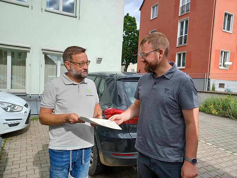 Auch bei den Orchideen der Schwarzacher Firma Gartenwerkstatt Schreiner ist nichts zu beanstanden. Die Pflanzen sind gesund und können ohne Bedenken ausgeführt werden.