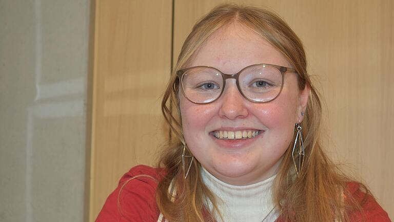 Larissa Kleren (18) aus Münnerstadt möchte Familie und Beruf vereinbaren können. Larissa Kleren (18) aus Münnerstadt möchte Familie und Beruf vereinbaren können.