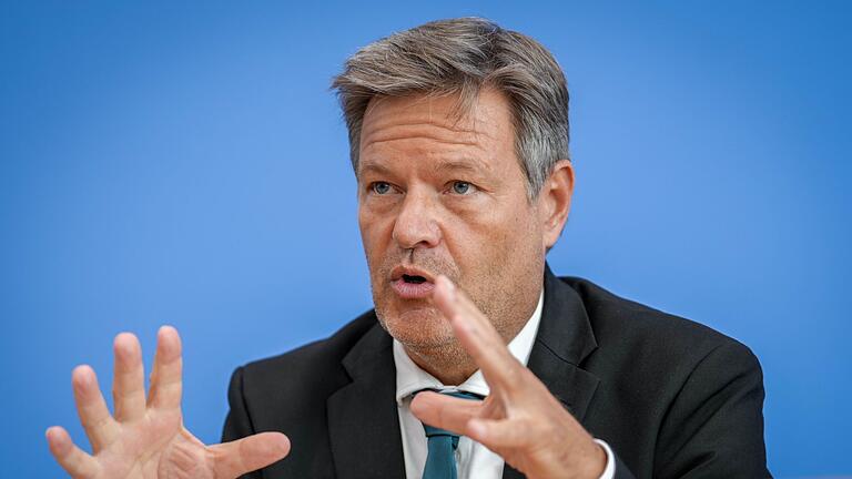 Robert Habeck       -  Bundeswirtschaftsminister Habeck fordert wegen der schwächelnden Wirtschaft eine konsequente Umsetzung des Wachstumspakets - das alleine reiche aber nicht.