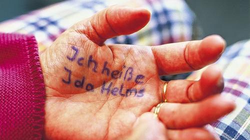 Der Weg ins Dunkel: Der aus Marktbreit stammende Dr. Alois Alzheimer hat die nach ihm benannte Krankheit entdeckt. Der Weg ins Dunkel: Der aus Marktbreit stammende Dr. Alois Alzheimer hat die nach ihm benannte Krankheit entdeckt.