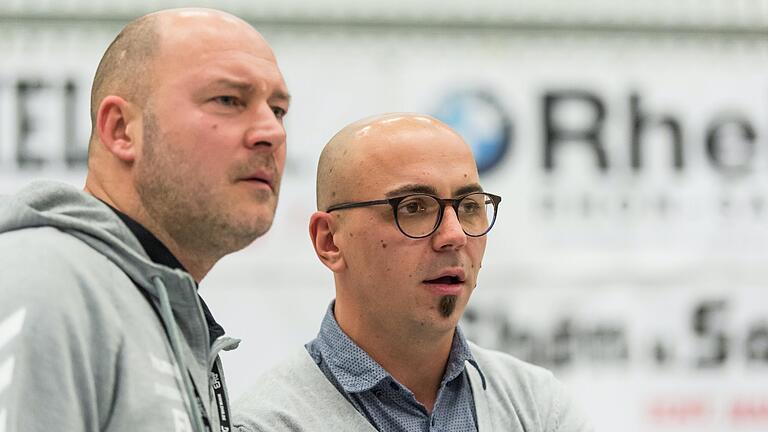 Handball-Drittligist HSC Bad Neustadt nimmt nicht an der Qualifikationsrunde für den DHB-Pokal teil. Diese Entscheidung überbrachte Geschäftsführer Eduard Mardian (rechts) am Dienstagabend Trainer Frank Ihl (links) und der Mannschaft. Handball-Drittligist HSC Bad Neustadt nimmt nicht an der Qualifikationsrunde für den DHB-Pokal teil. Diese Entscheidung überbrachte Geschäftsführer Eduard Mardian (rechts) am Dienstagabend Trainer Frank Ihl (links) und der Mannschaft.