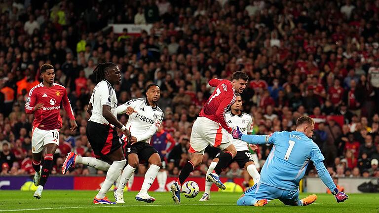 Manchester United - FC Fulham - Fulham-Torhüter Bernd Leno überragte gegen Manchester United. Manchester United - FC Fulham - Fulham-Torhüter Bernd Leno überragte gegen Manchester United.
