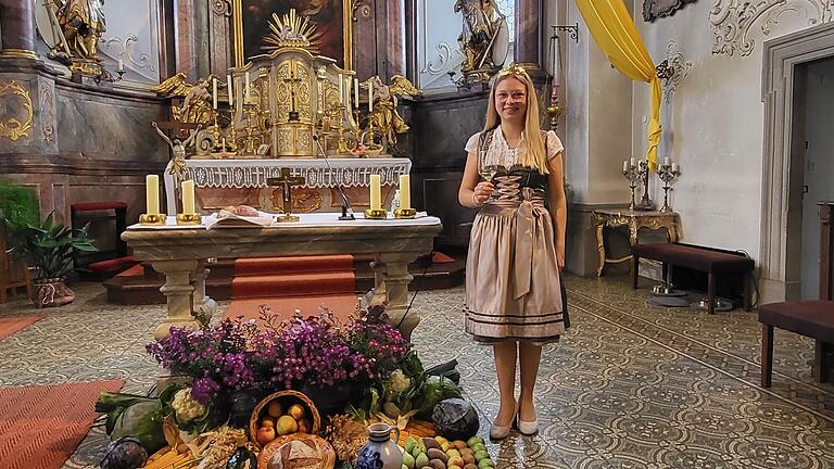 Weinprinzessin Untereisenheim Jule Hochrein