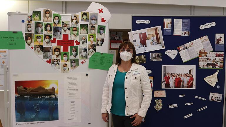 Stolz auf die Bediensteten: Pflegedienstleiterin Elisabeth Röhner freut sich über die vielen tollen Beiträge zur Ausstellung für das Personal der Haßberg-Kliniken, die derzeit im Foyer des Haßfurter Krankenhauses zu sehen ist.