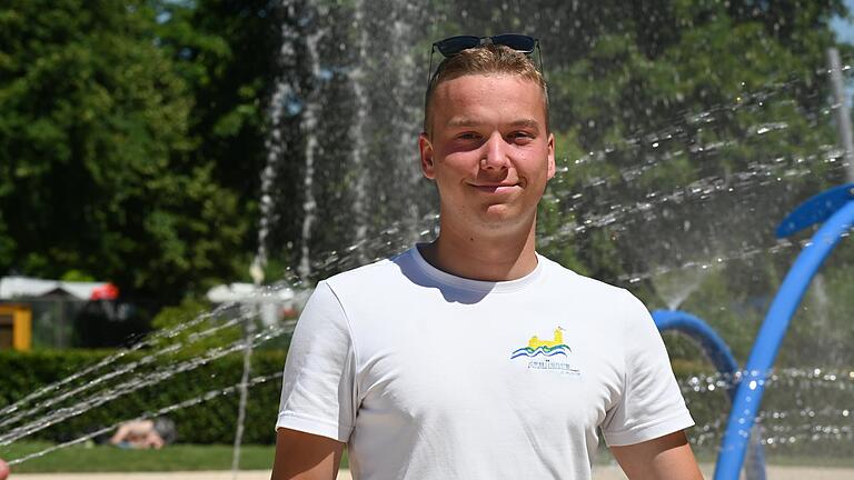 Eine motivierte Badeaufsicht: Daniel Herbert aus Gemünden ist Auszubildender zum Fachangestellten für Bäderbetriebe im zweiten Lehrjahr. Eine motivierte Badeaufsicht: Daniel Herbert aus Gemünden ist Auszubildender zum Fachangestellten für Bäderbetriebe im zweiten Lehrjahr. 