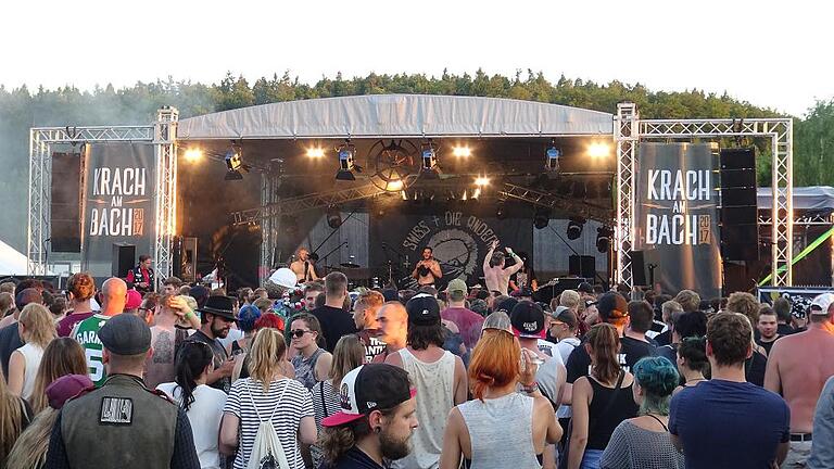 Start der Festivalsaison: Das haben die fränkischen Open Airs zu bieten - Krach am Bach Festival Start der Festivalsaison: Das haben die fränkischen Open Airs zu bieten - Krach am Bach Festival