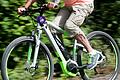 Mit dem E-Bike unterwegs: Die Fahrräder mit elektronischer Unterstützung sind in der Corona-Zeit noch beliebter geworden.
