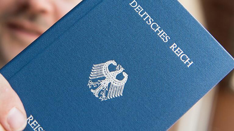 Reichsbürger und Selbstverwalter verneinen die Souveränität der Bundesrepublik Deutschland. (Symbolbild)