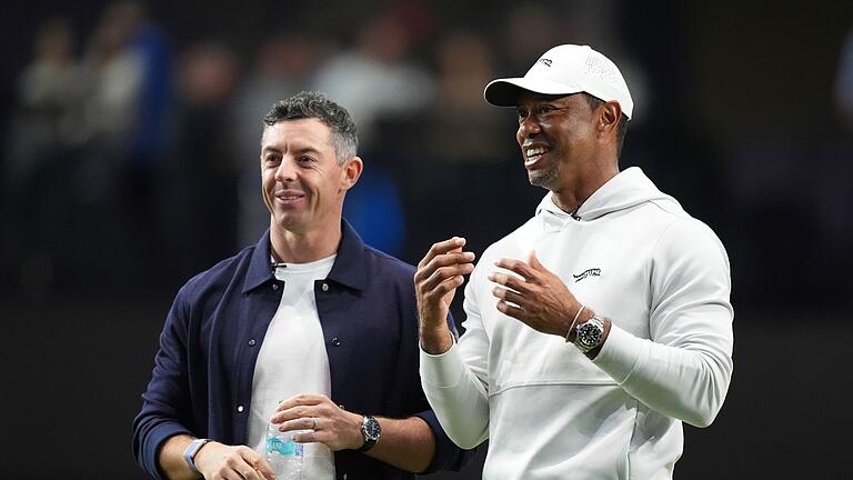 TGL-Golfliga startet unter Hallendach       -  Tiger Woods (r) und Rory McIlroy sind Mitbegründer der TGL.