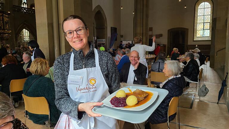 Vesperkirche mit täglich günstigen Essen, Gespräche, Hilfsangebote und vielem mehr.