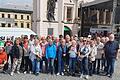 Die Reisegruppe des Deutschen BundeswehrVerbands und des VdK-Ortsverbands vor dem Rathaus der Patenstadt Trutnov.